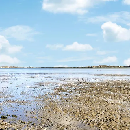 Stunning In Vaast La Hougue With Wifi בית נופש